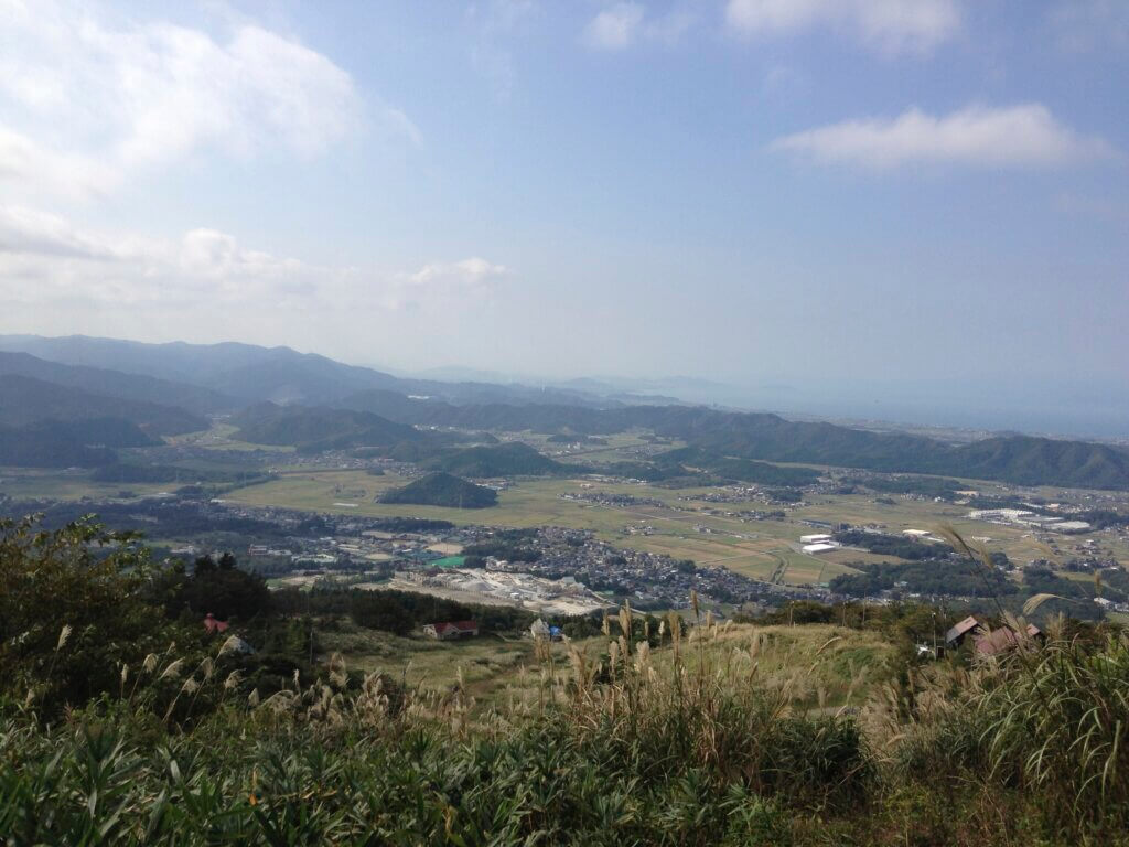 わたしが登山にハマった山は滋賀の伊吹山 登山の魅力が詰まった伊吹山をちょこっとご紹介 Like To